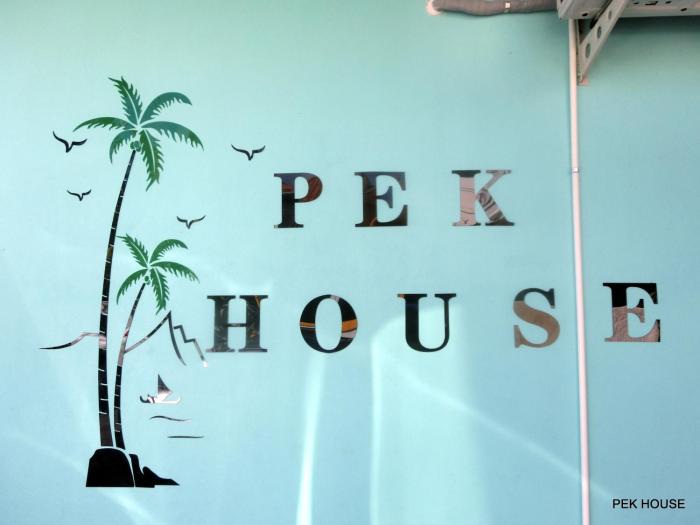 pek house