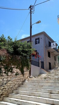 Aethra Boutique Rooms,Nafplio>>Ireo,3 star