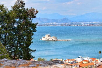 Aethra Boutique Rooms,Nafplio>>Ireo,3 star