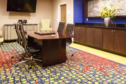holiday inn express hotel and suites el reno by ihg