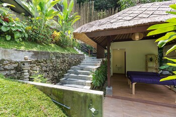 villa atap padi by nagisa bali