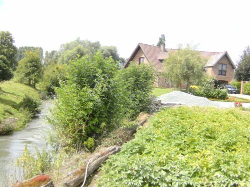 Chambre D'hotes Au Fil De L'eau,35 Bis Rue D'haspres Saulzoir 59227 Cambrai,1 star