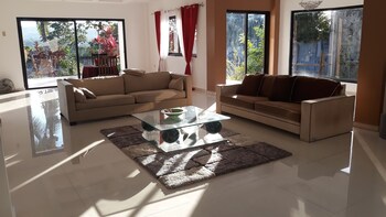 verano guest house bohol