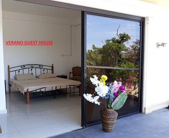 verano guest house bohol