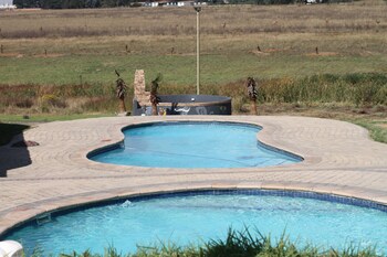 Lily Villa Country Lodge,R544 Plot 33 Naauwpoort Emalahleni Witbank 1035,3 star