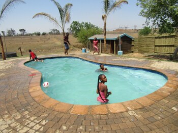 Lily Villa Country Lodge,R544 Plot 33 Naauwpoort Emalahleni Witbank 1035,3 star