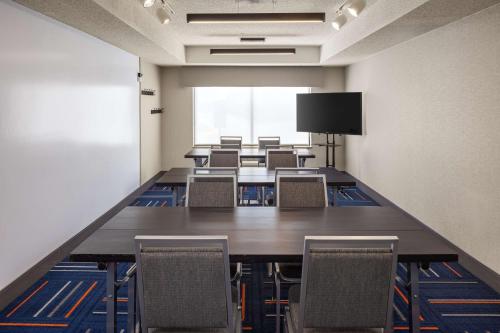 hampton inn fairmont