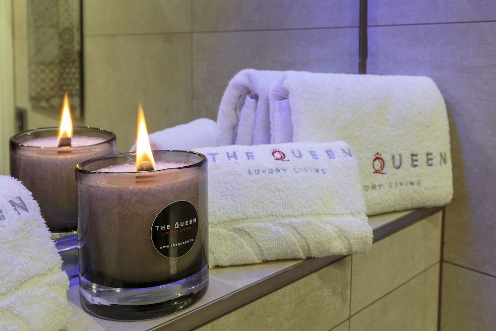 the queen luxury apartments villa liberty