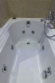 the queen luxury apartments villa liberty