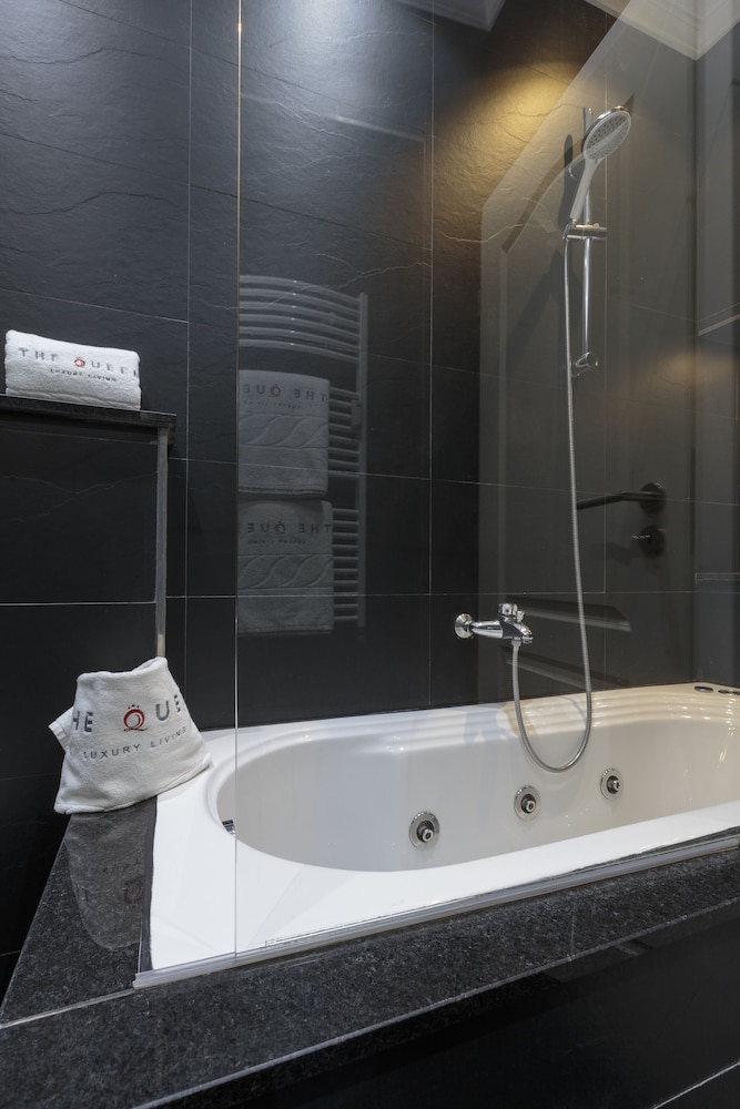 the queen luxury apartments villa liberty
