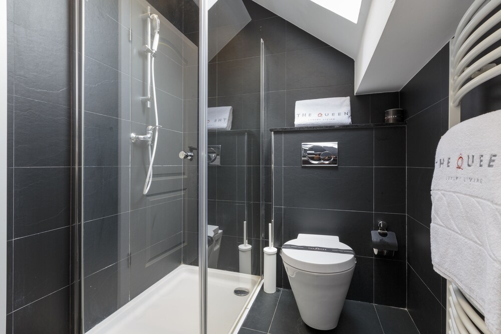 the queen luxury apartments villa liberty
