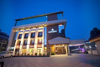 Radisson Hotel Srinagar,Nohata,4 star
