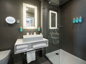 novotel belleville paris 20