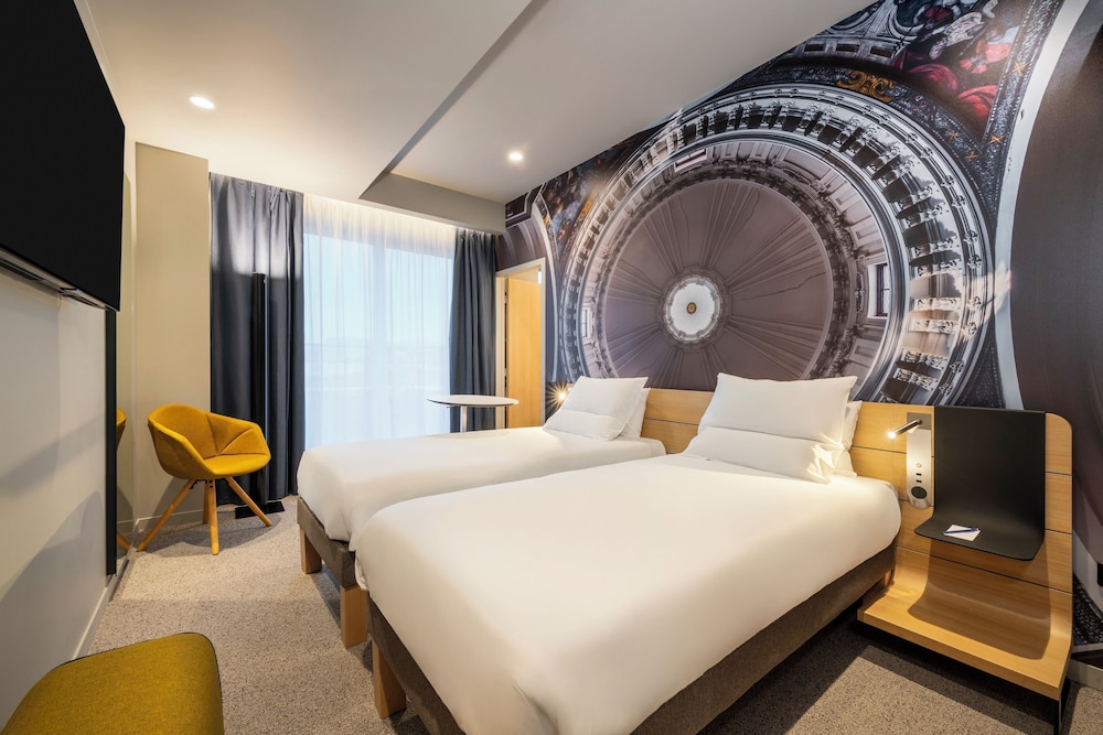novotel belleville paris 20