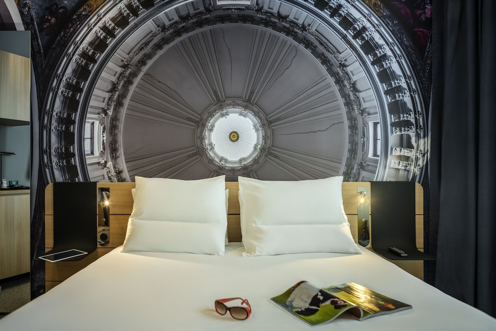 novotel belleville paris 20