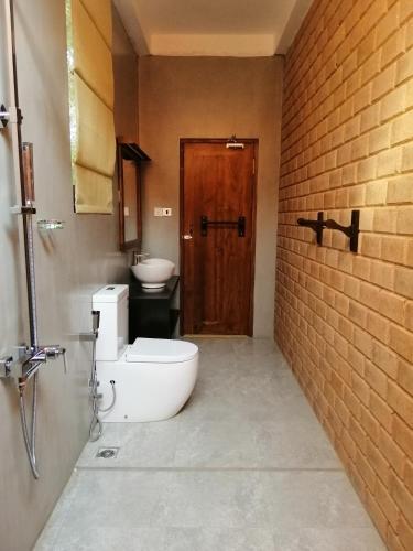 breezy lake eco friendly cabanas yala