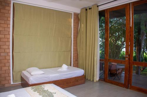 breezy lake eco friendly cabanas yala