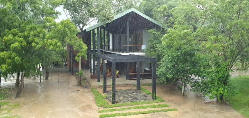 breezy lake eco friendly cabanas yala