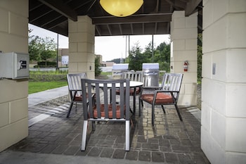 staybridge suites summerville an ihg hotel