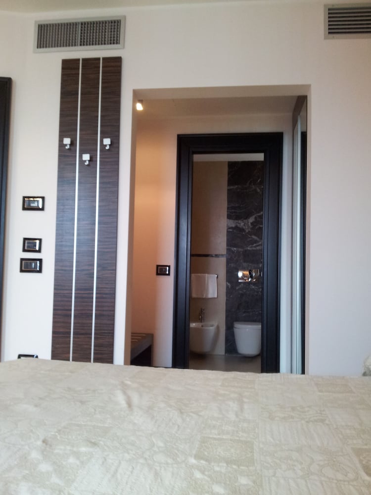 hotel excelsior
