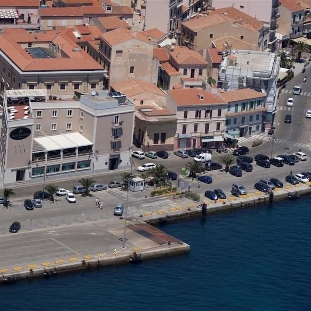 hotel excelsior
