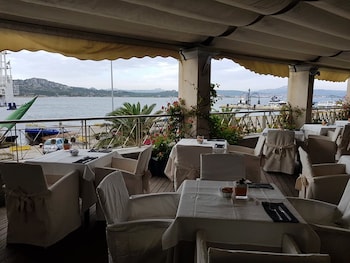 hotel excelsior