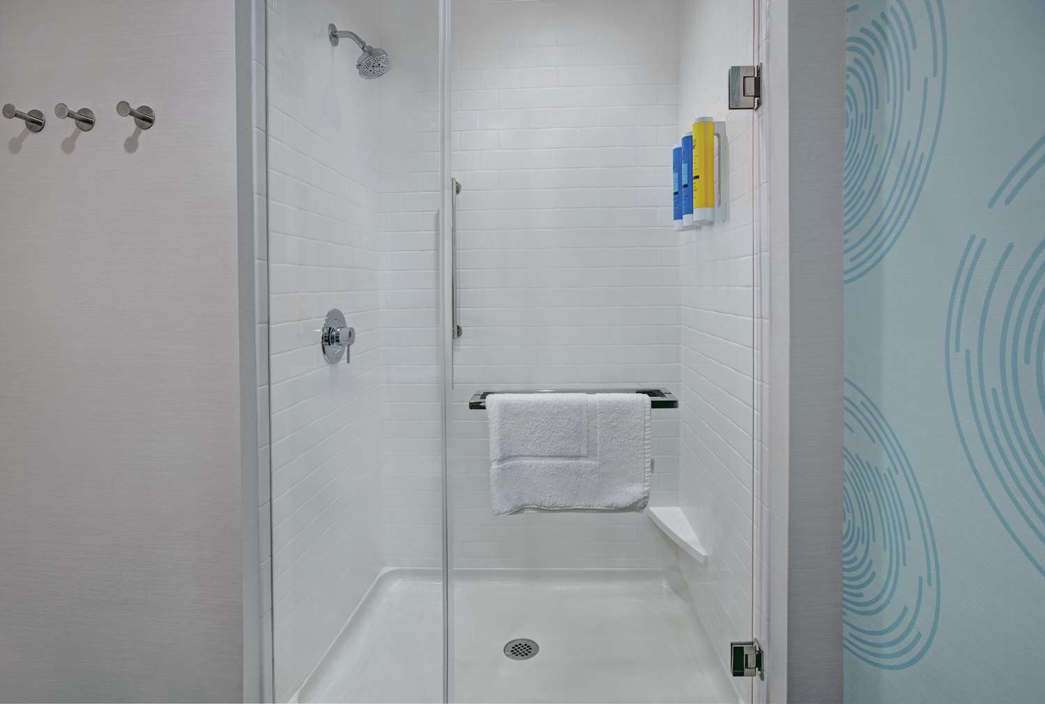 tru by hilton austin airport tx