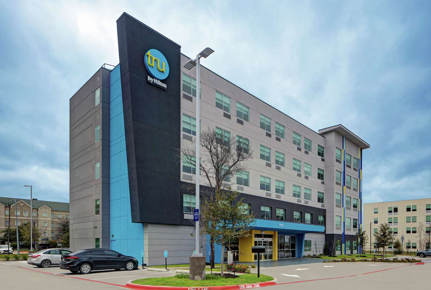 tru by hilton austin airport tx