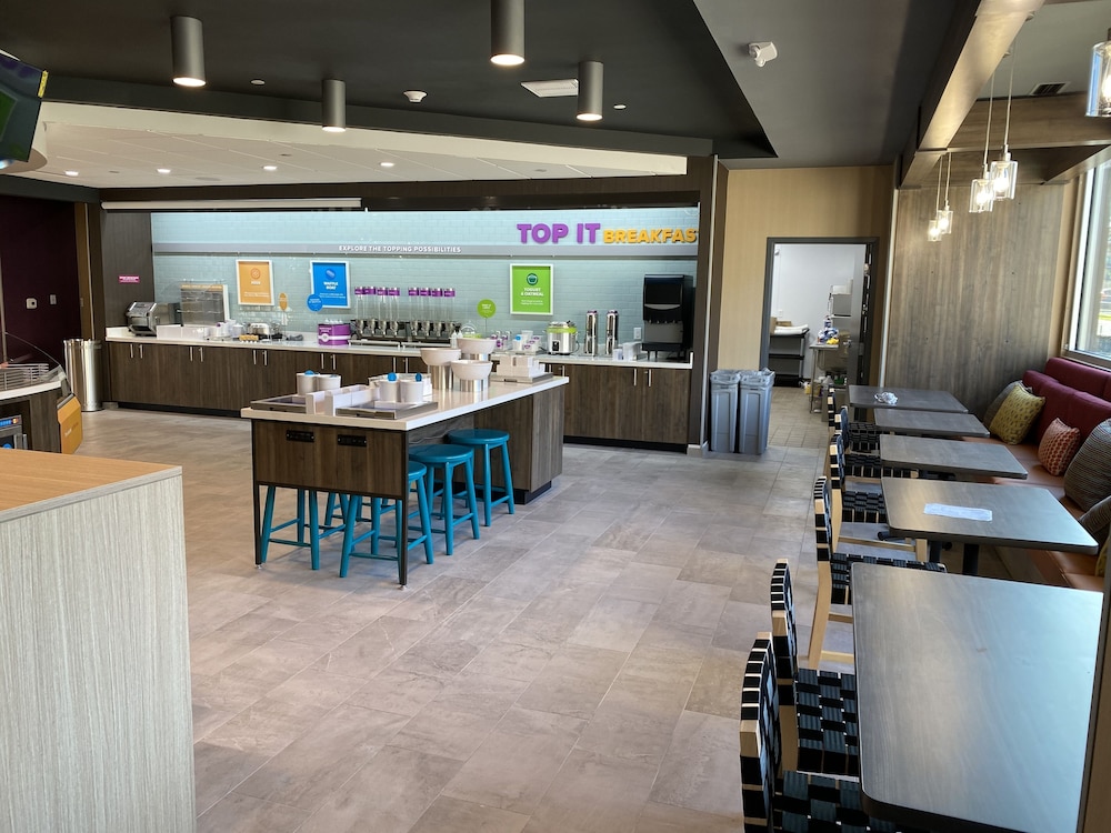 tru by hilton austin airport tx