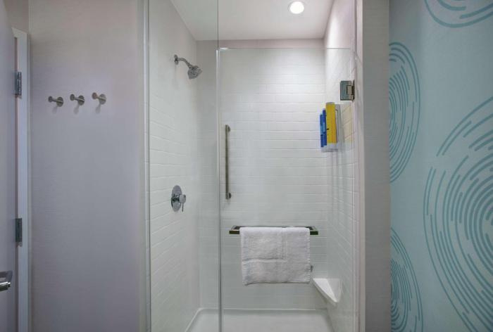 tru by hilton austin airport tx