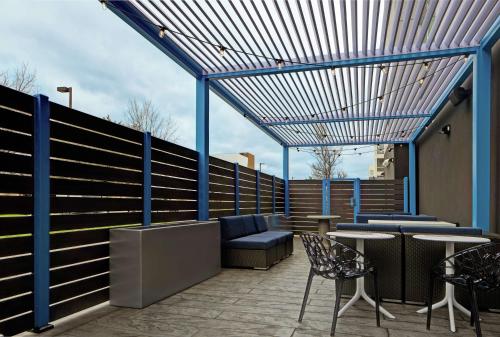 tru by hilton austin airport tx