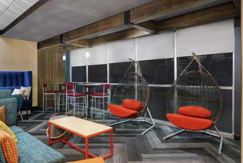 tru by hilton austin airport tx