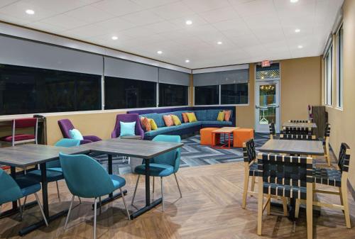 tru by hilton austin airport tx