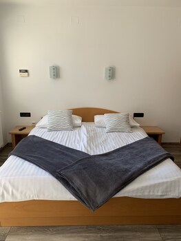 rudi hiti guest house