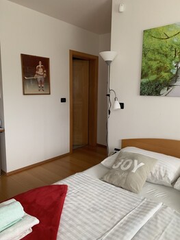 rudi hiti guest house