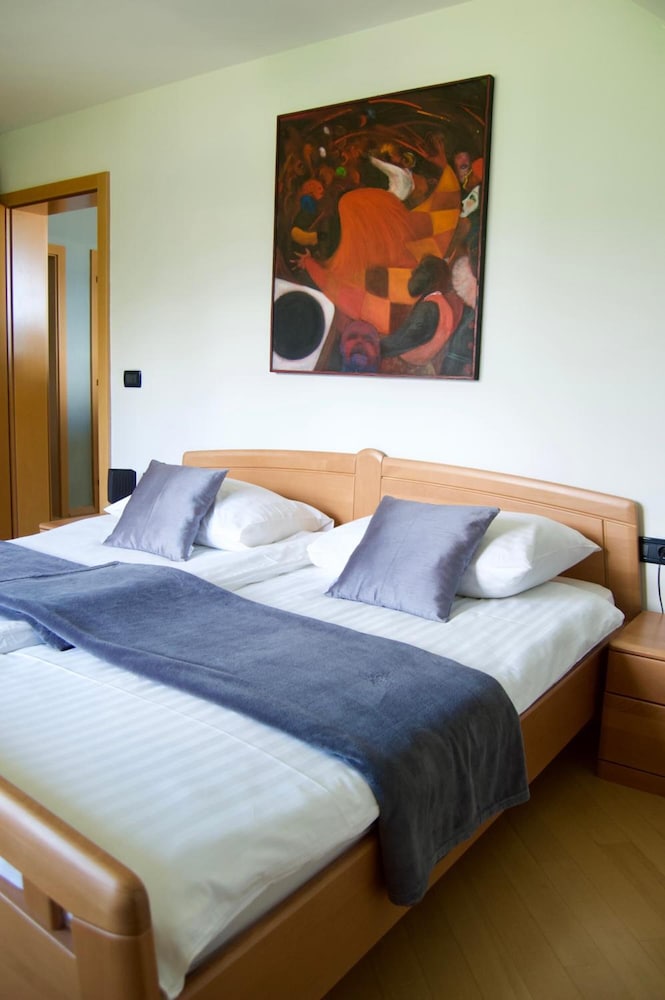 rudi hiti guest house