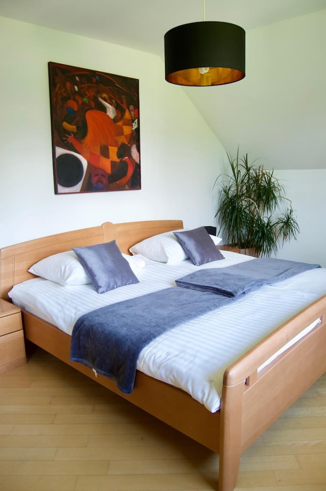 rudi hiti guest house