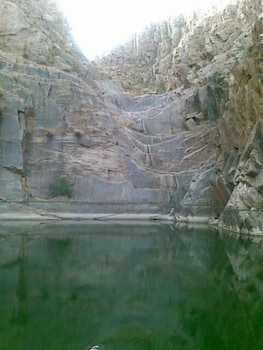etusis lodge