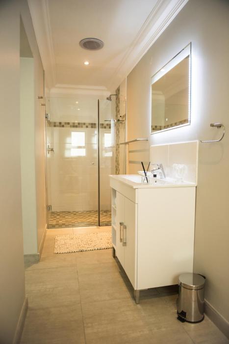 the whale on main bandb