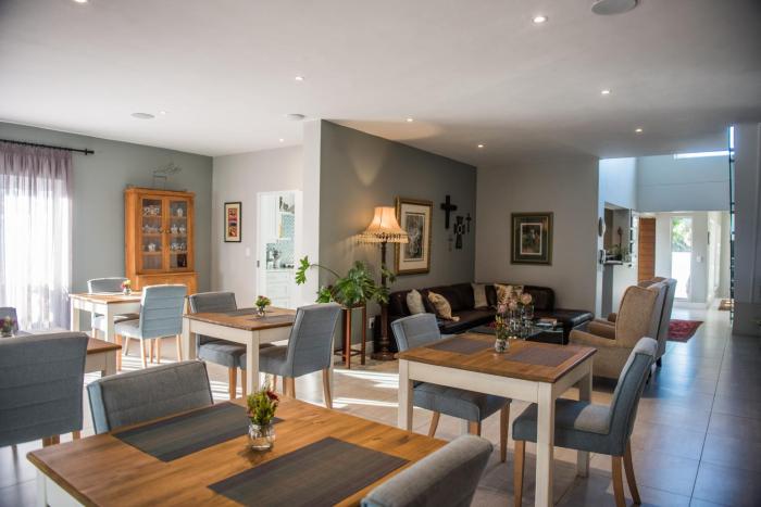 the whale on main bandb