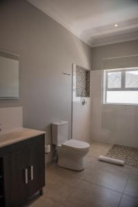 the whale on main bandb