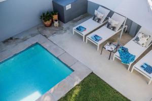 the whale on main bandb