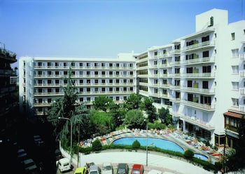 Clipper Affiliated By Fergus "Youth Recommended",Girona>>Costa Brava,2 star