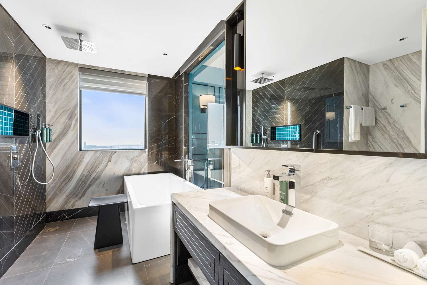hilton garden inn da nang