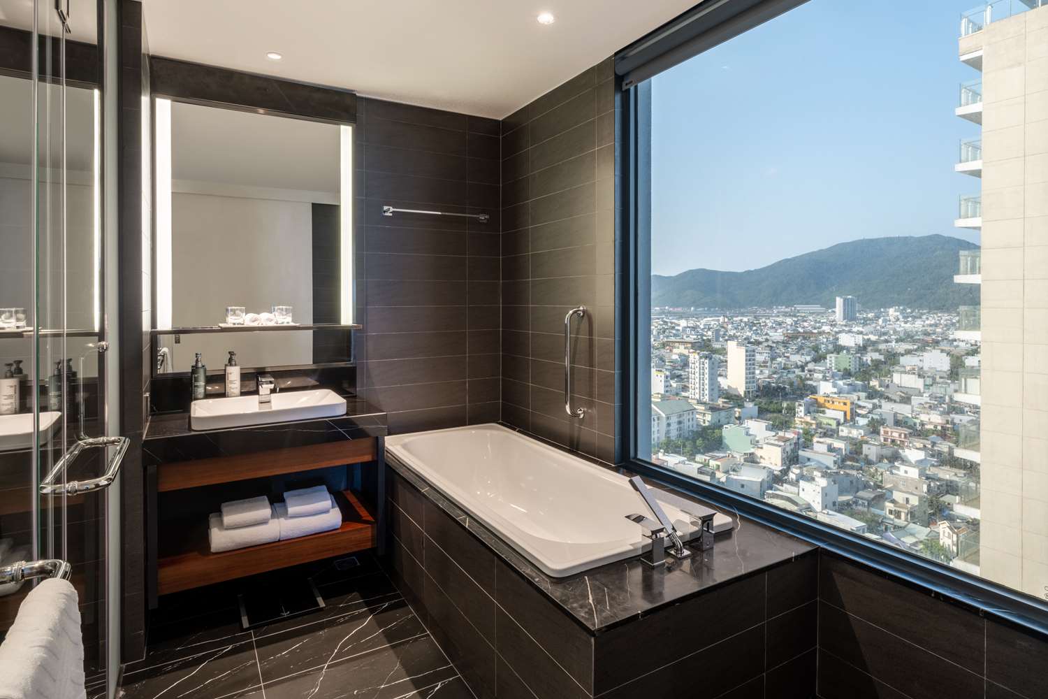 hilton garden inn da nang