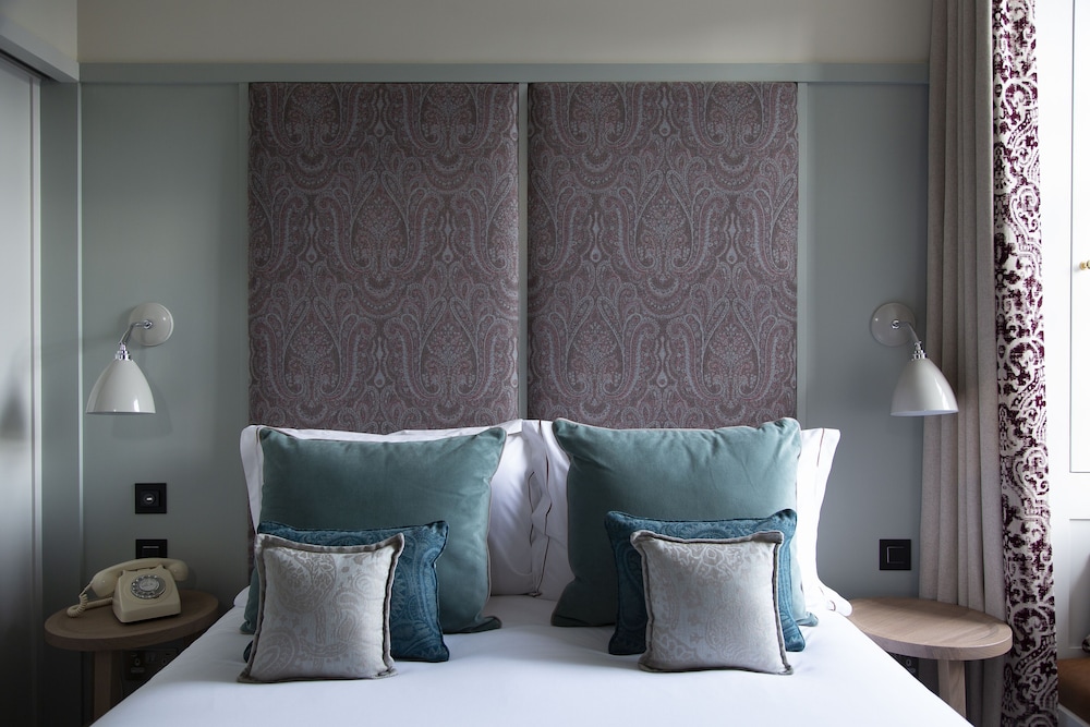 cheval abbey strand apartments at holyrood