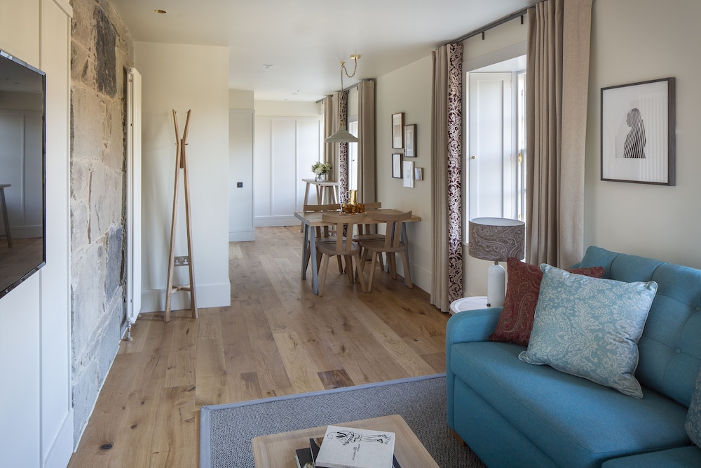 cheval abbey strand apartments at holyrood