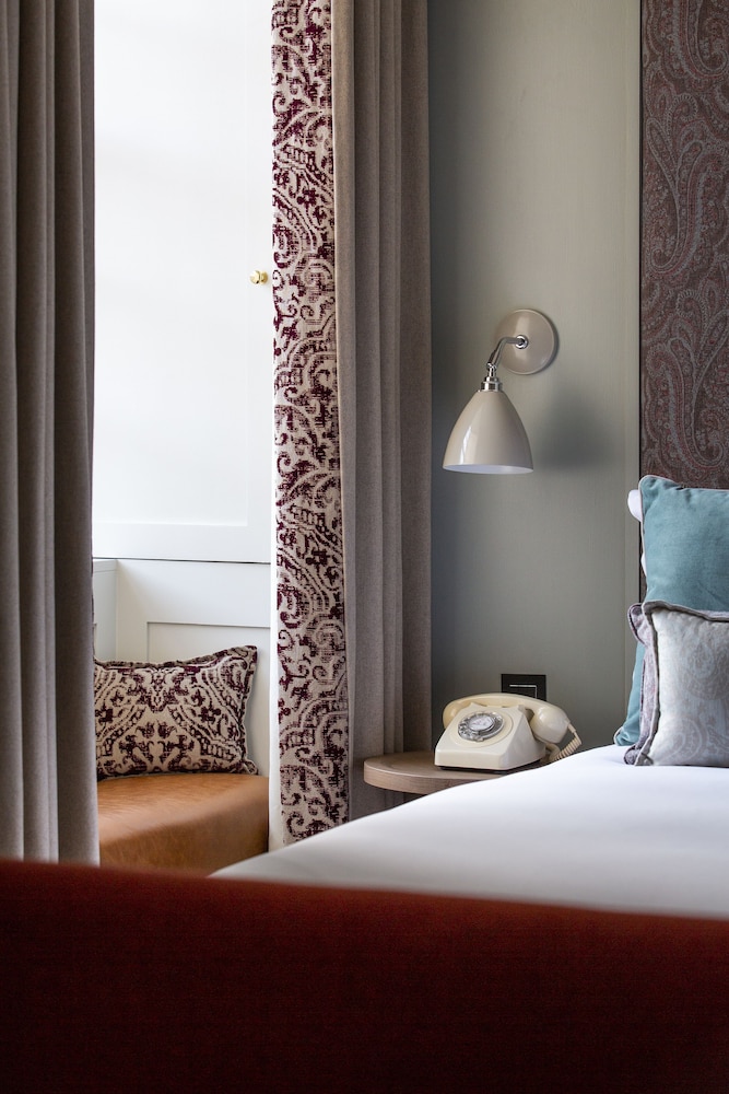 cheval abbey strand apartments at holyrood