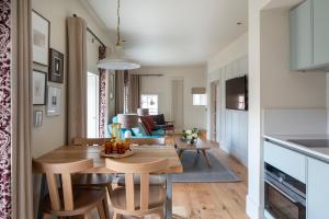 cheval abbey strand apartments at holyrood