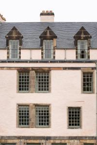 cheval abbey strand apartments at holyrood